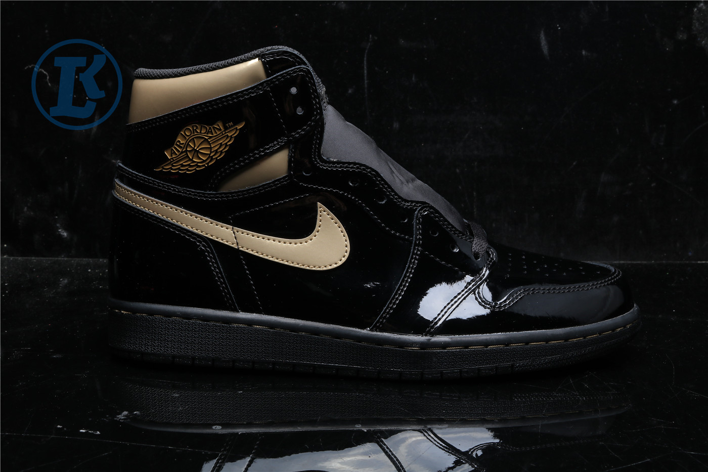 Jordan 1 Retro Black Metallic Gold (2013)